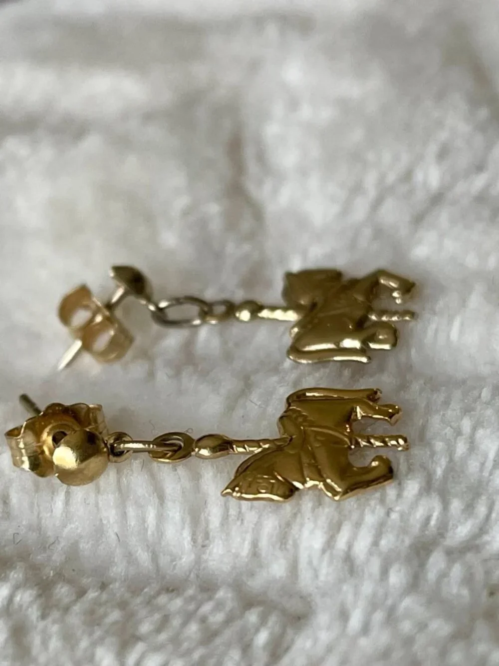 14k gold children's dangle carousel horse earrings